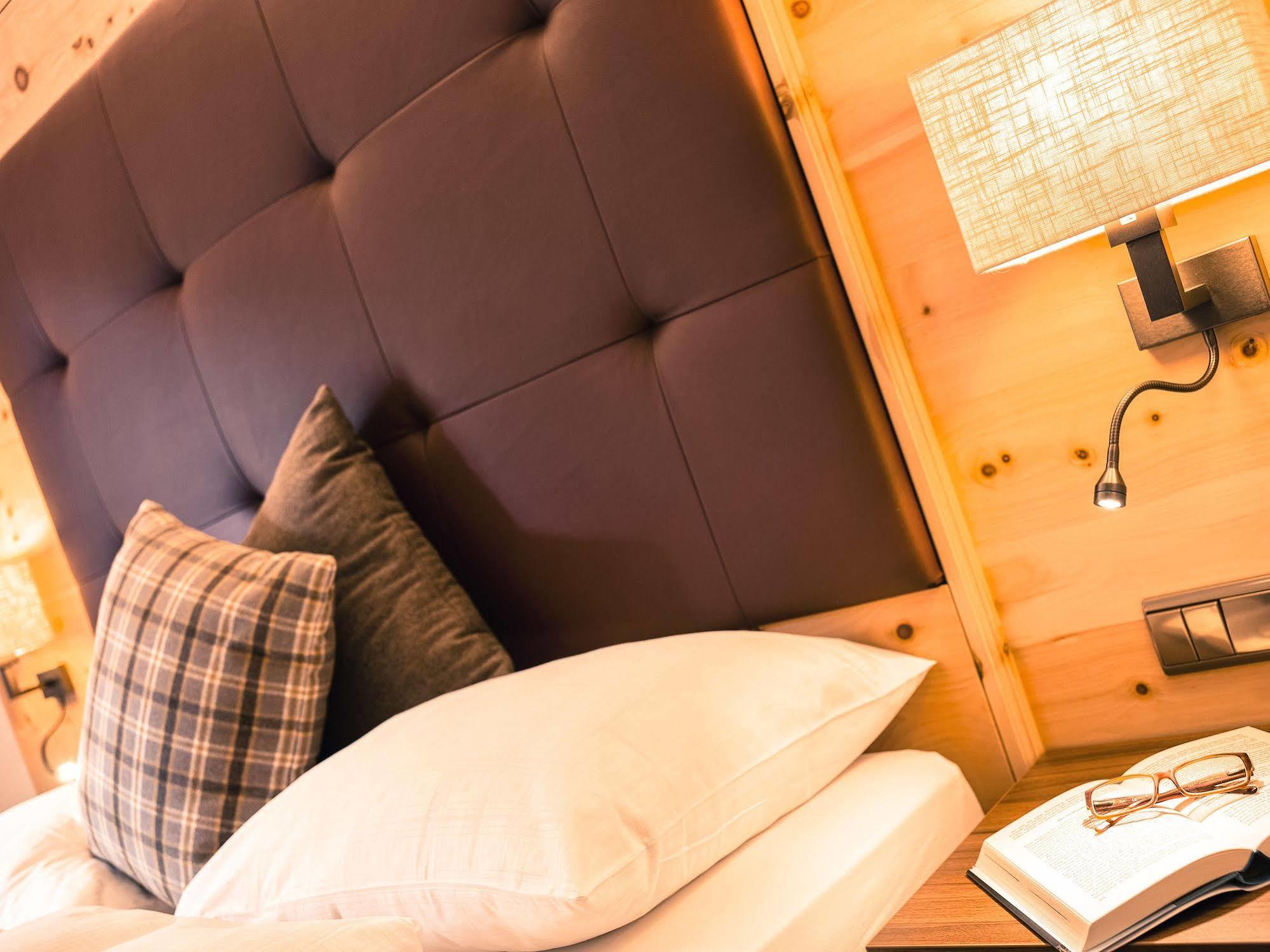 Hotel Cristallo Solda Ngoại thất bức ảnh