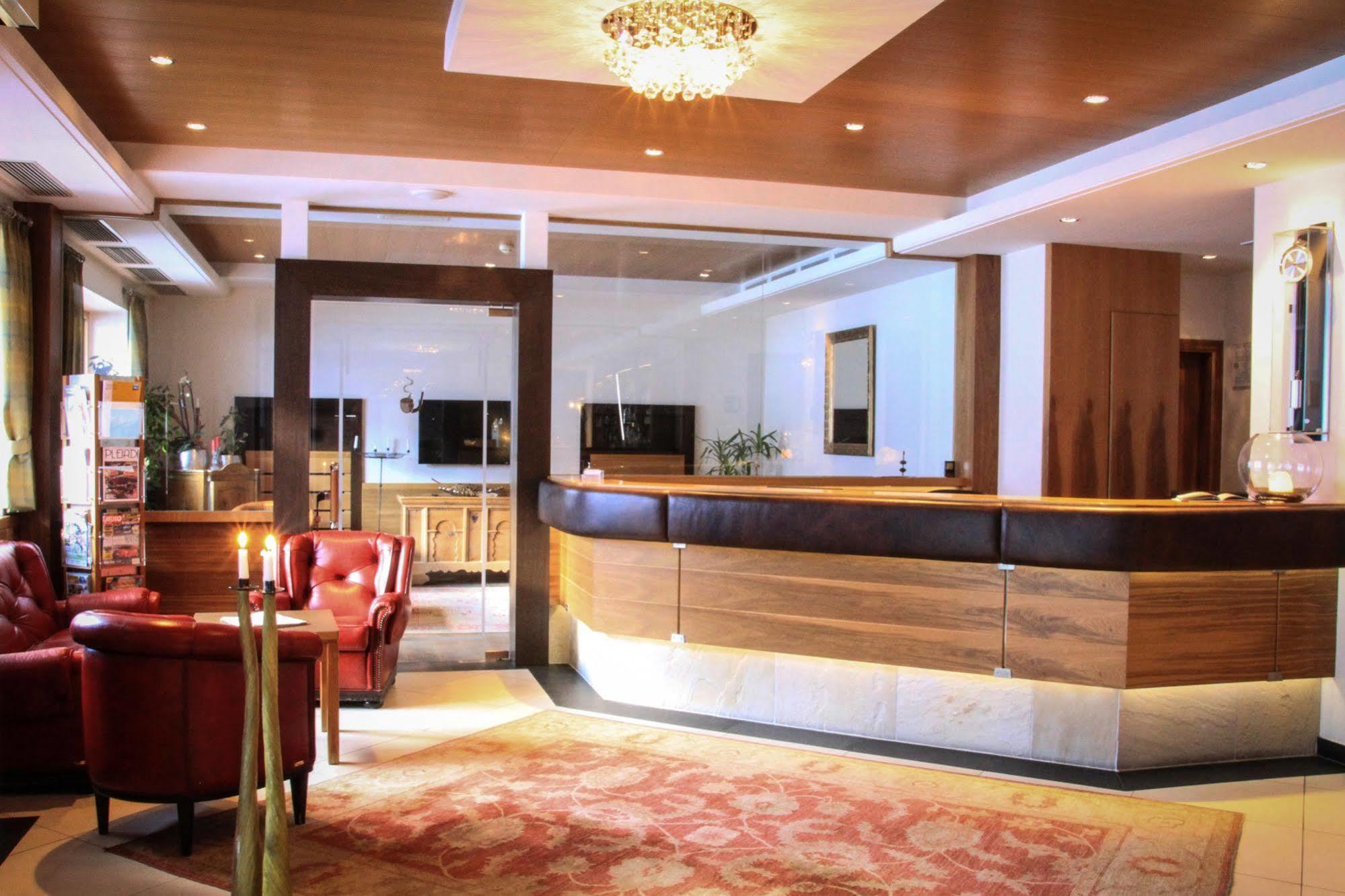 Hotel Cristallo Solda Ngoại thất bức ảnh